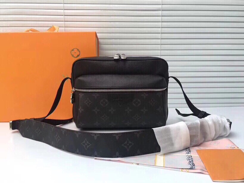 Clutch LV LOUIS 1 VITTON New Shoulder Bag MAN Briefcas Bags Purse Crossbody Bags Clutch Messenger Bag Briefcase Handbag38ZV, Red;black
Clutch LV LOUIS 1 VITTON New Shoulder Bag MAN Briefcas Bags Purse Crossbody Bags Clutch Messenger Bag Briefcase Handbag38ZV, Red;black