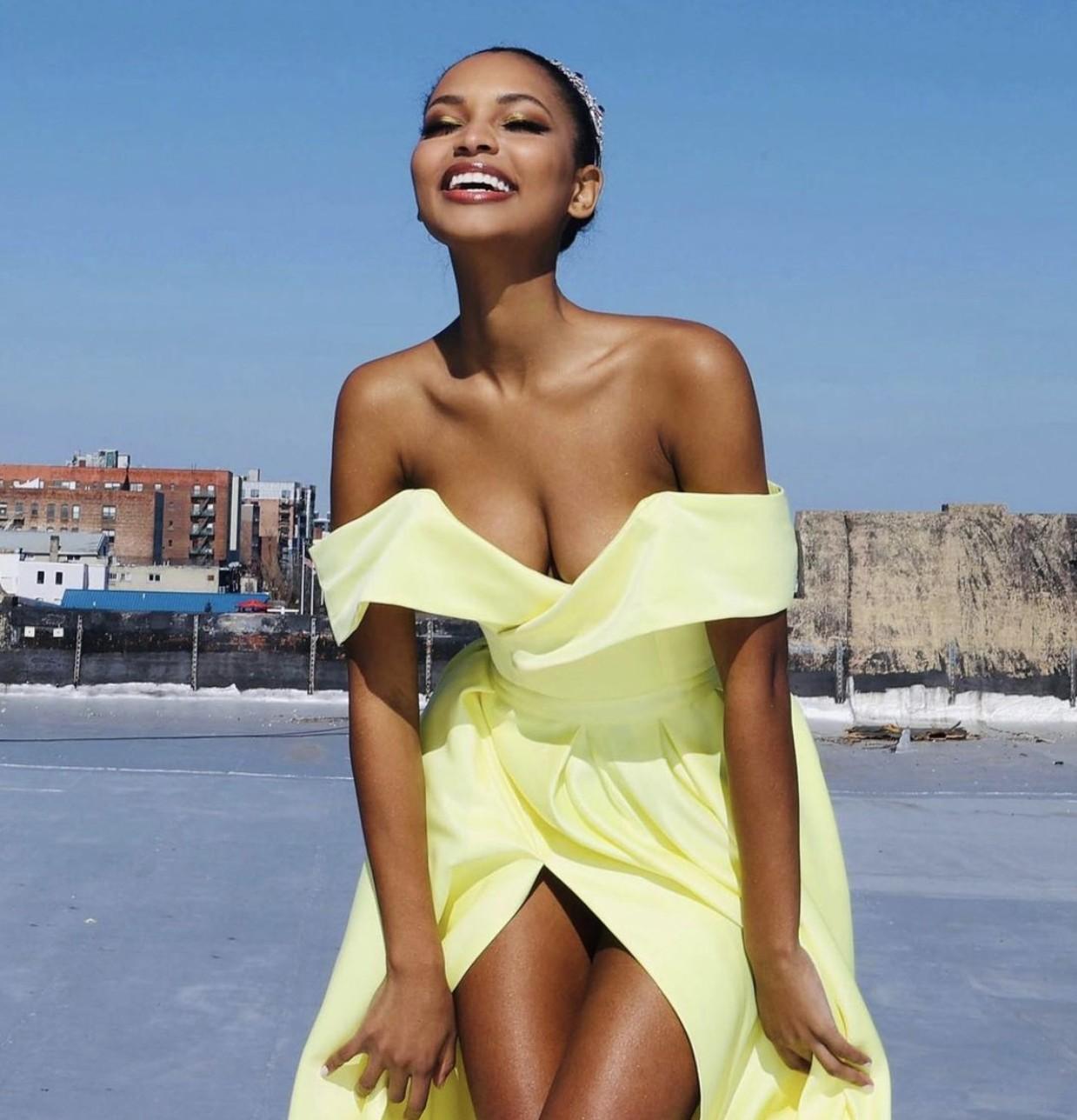 Sexy A Line Prom Dresses Off Shoulder High Side Split Long Satin Evening Gowns For Girls Light Yellow Pageant Dress Special Occasion