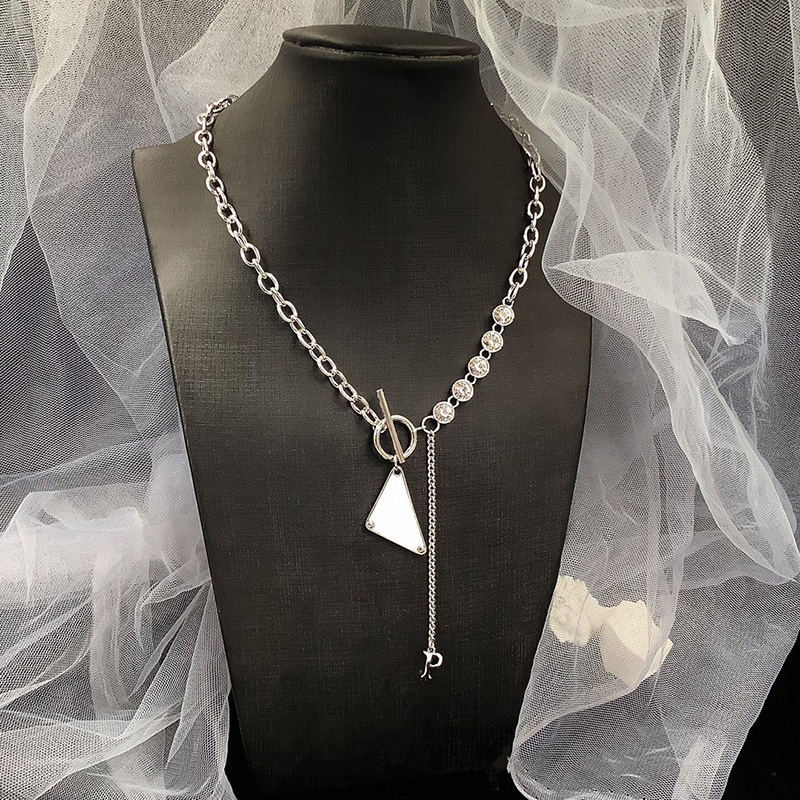 Chains Necklaces Luxury Designer Jewelry P diamond necklace men gift fashion for women necklace inverted triangle designe D218314HL
Chains Necklaces Luxury Designer Jewelry P diamond necklace men gift fashion for women necklace inverted triangle designe D218314HL