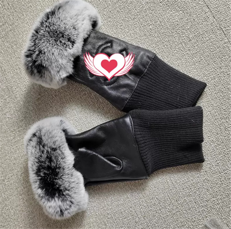 2021 Autumn/Winter Fashion Leather Gloves For Women, Rex Rabbit Fur, Fur dress mittens
2021 Autumn/Winter Fashion Leather Gloves For Women, Rex Rabbit Fur, Fur dress mittens
