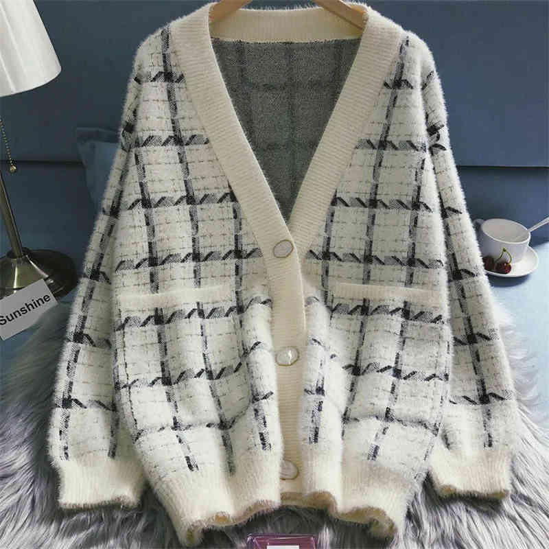 women's sweaters korean chess loose woman's cardigan sweater spring fashion sweet sleeve cleavage long vison cashmere inea, White;black
women's sweaters korean chess loose woman's cardigan sweater spring fashion sweet sleeve cleavage long vison cashmere inea, White;black