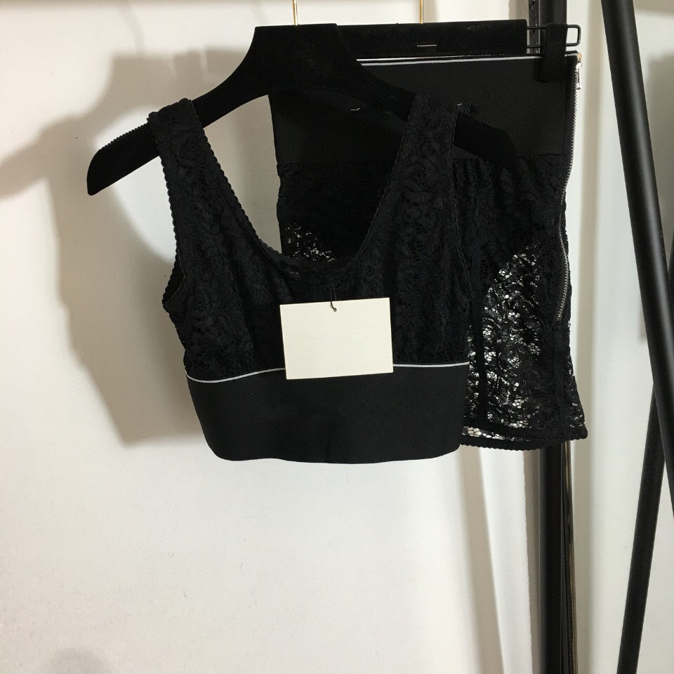 2021 Fashion Streetwear Two Piece pants Runway Women Set tank top shorts lace sexy Suit, Black
2021 Fashion Streetwear Two Piece pants Runway Women Set tank top shorts lace sexy Suit, Black