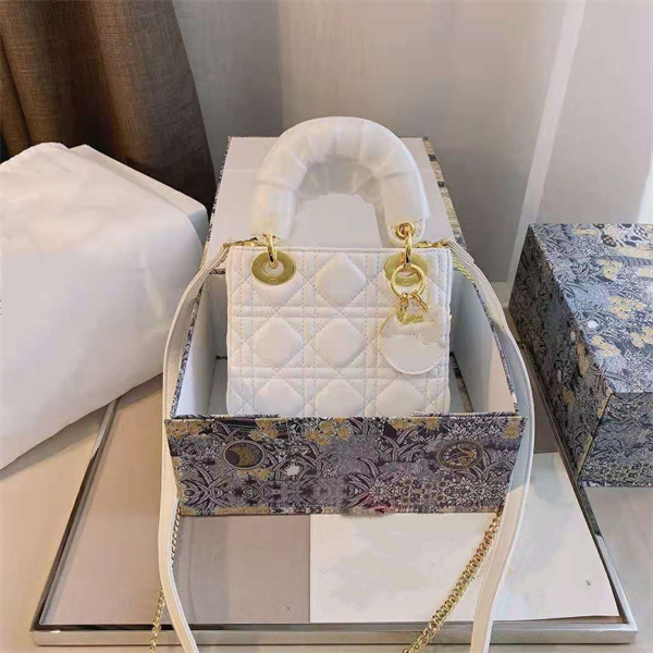 Women Luxurys Designers Bags 2021 limited edition matte hardware series counters chain daisy handbag high-end quality good lucky messenger b
Women Luxurys Designers Bags 2021 limited edition matte hardware series counters chain daisy handbag high-end quality good lucky messenger b