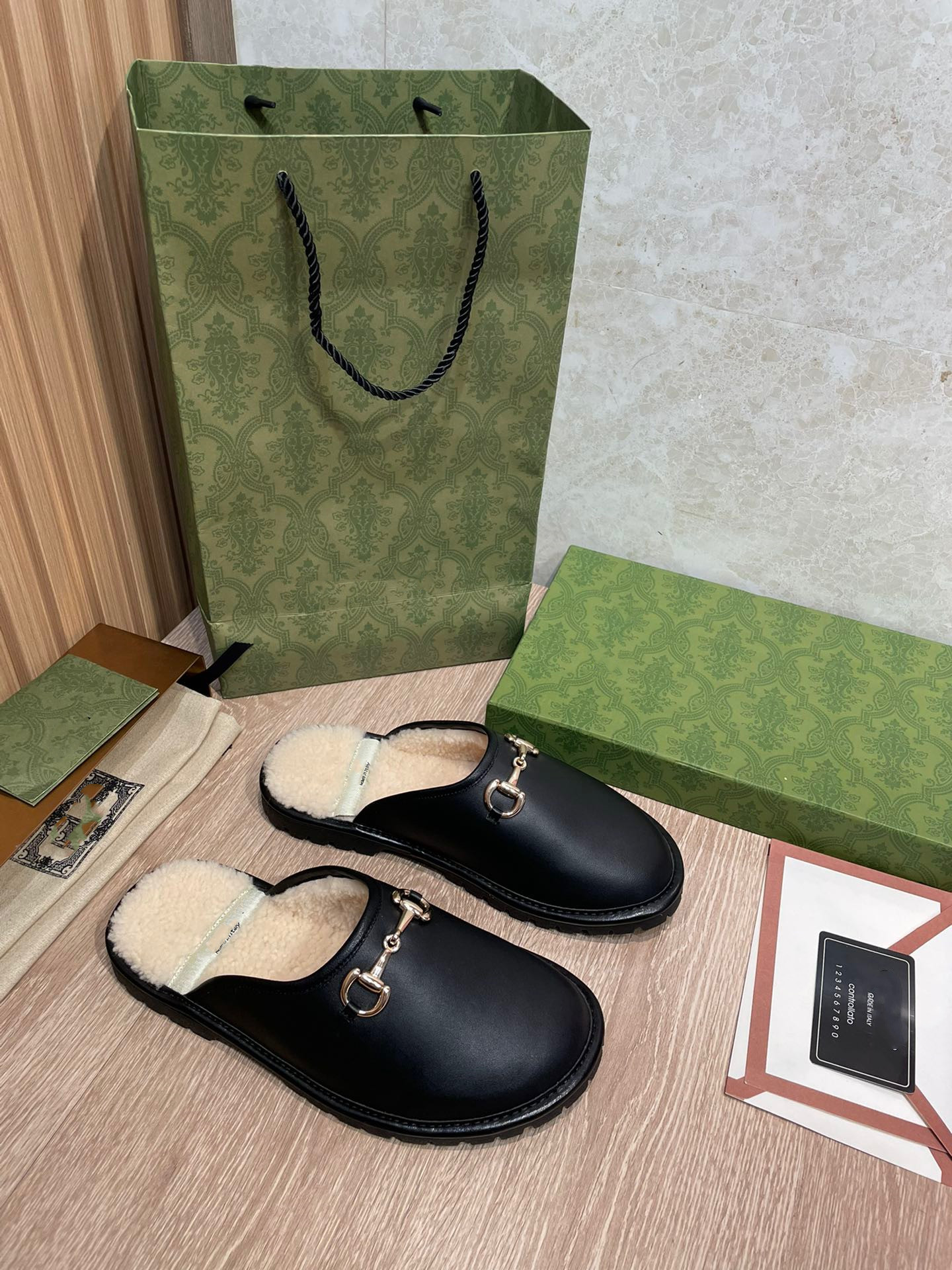 Waterproof cotton slippers women wear Baotou half slipper plush warm shoes for winter indoor and outdoor lovers non-slip wool, Black
Waterproof cotton slippers women wear Baotou half slipper plush warm shoes for winter indoor and outdoor lovers non-slip wool, Black