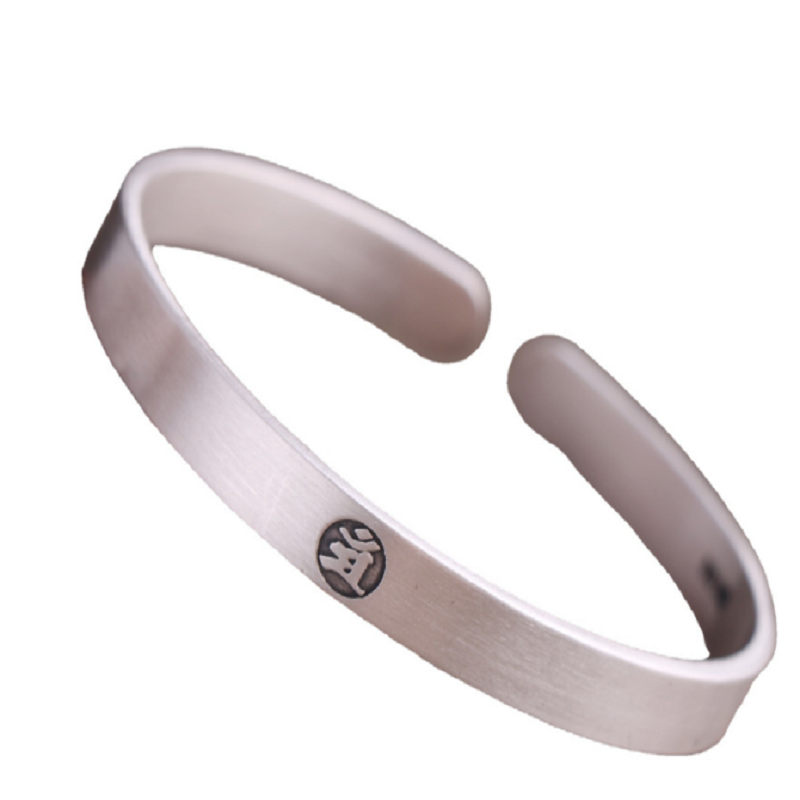 Bangle 999 Sterling Silver Zodiac Bracelet Open Retro Pure Natal Buddha Eight Patron Saints Men And Women Couple
Bangle 999 Sterling Silver Zodiac Bracelet Open Retro Pure Natal Buddha Eight Patron Saints Men And Women Couple