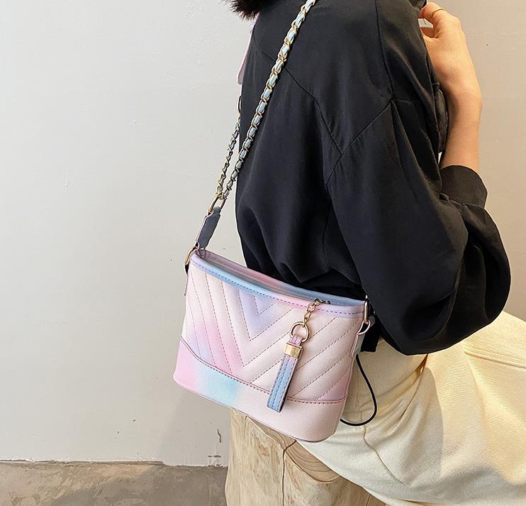 Sewing Thread v herringbone Crossbody bags 2021 Fashion High quality PU Leather Women's Designer Handbag Chain Shoulder Bag
Sewing Thread v herringbone Crossbody bags 2021 Fashion High quality PU Leather Women's Designer Handbag Chain Shoulder Bag