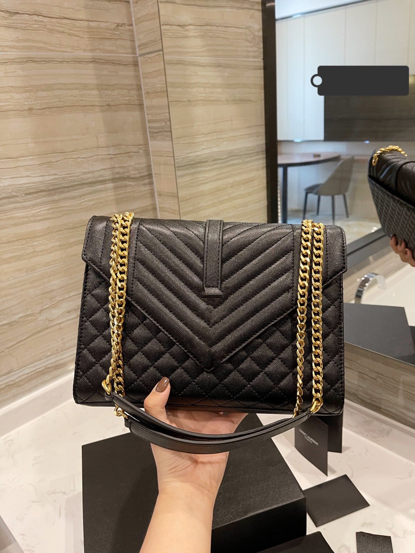Pure color letters High quality womens fashion designer Crossbody bag Handbags aslant type fine metal texture super good single luxury shoulder bags, This specifications don't shipment
Pure color letters High quality womens fashion designer Crossbody bag Handbags aslant type fine metal texture super good single luxury shoulder bags, This specifications don't shipment
