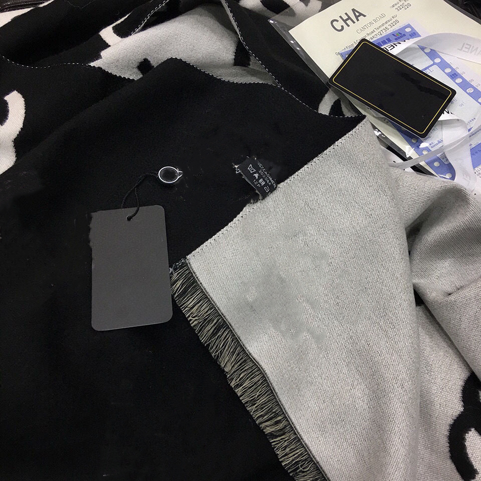 Women Cashmere Scarf Letter Printed Scarves Soft Touch Warm Wraps With Tags Autumn Winter Long Shawls Size 190*65cm
Women Cashmere Scarf Letter Printed Scarves Soft Touch Warm Wraps With Tags Autumn Winter Long Shawls Size 190*65cm