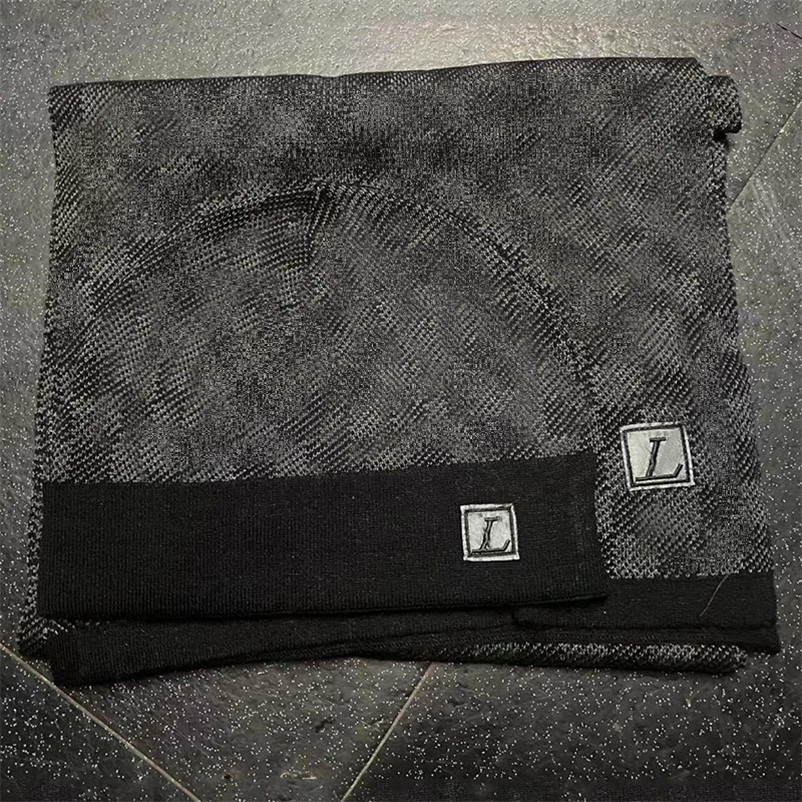 Classic lattice Winter hats designers bone cap Men women Couple scarf hat two-piece suit Caps Scarves Sets
Classic lattice Winter hats designers bone cap Men women Couple scarf hat two-piece suit Caps Scarves Sets