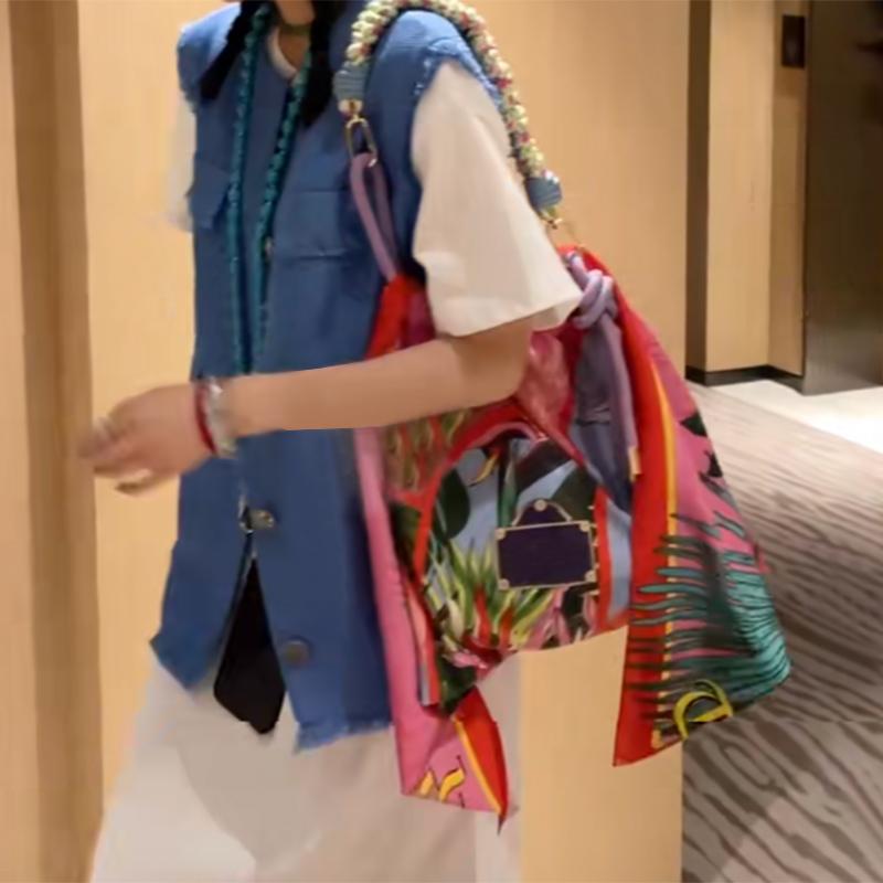 Evening Bags Women Fashion Color Silk Scarf Bag Printing All-match Shoulder Messenger Sac A Main Femme
Evening Bags Women Fashion Color Silk Scarf Bag Printing All-match Shoulder Messenger Sac A Main Femme