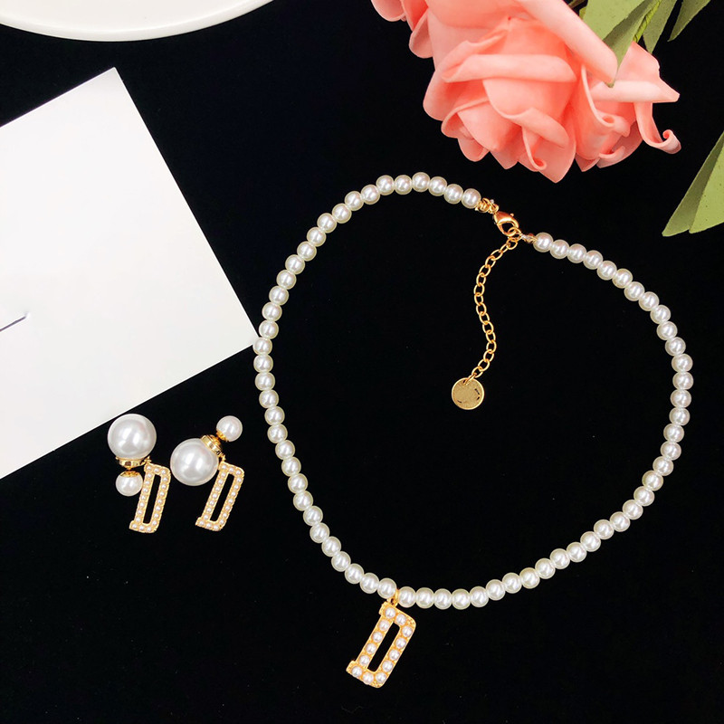 Creative Pearl Ornament Women Charm Earrings Fashion Letter Pendant Necklace Party & Banquet Elegant Female Studs
Creative Pearl Ornament Women Charm Earrings Fashion Letter Pendant Necklace Party & Banquet Elegant Female Studs