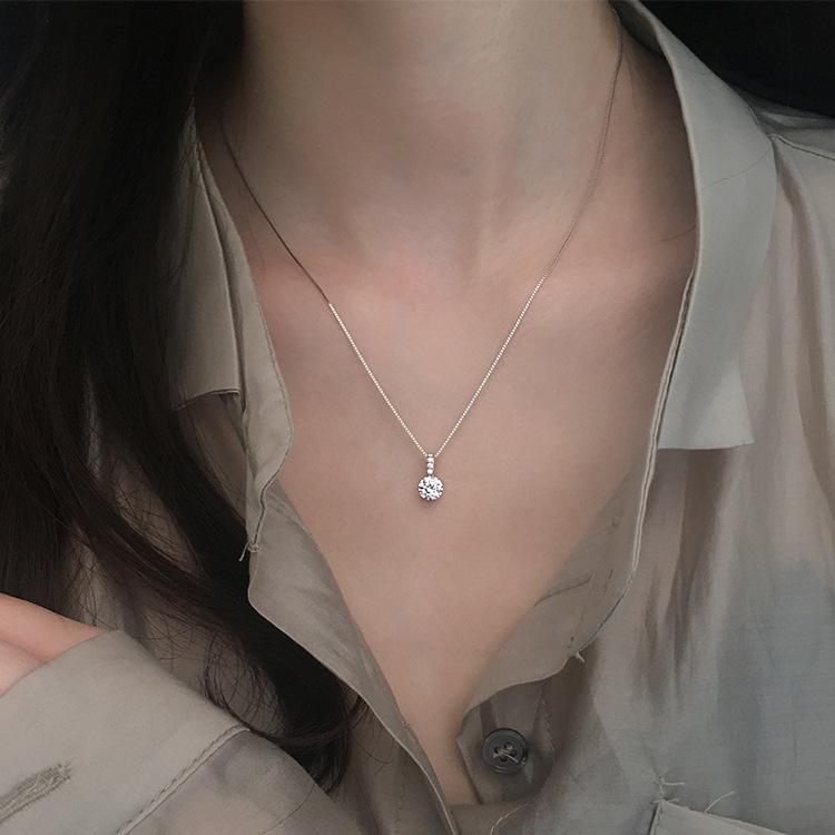 Chokers Silver Plated Rhinestone Necklace Simple Zircon Circular Cutting Lady Pendant 2021 Fashion Women Clavicle Chain Jewelry Gift
Chokers Silver Plated Rhinestone Necklace Simple Zircon Circular Cutting Lady Pendant 2021 Fashion Women Clavicle Chain Jewelry Gift