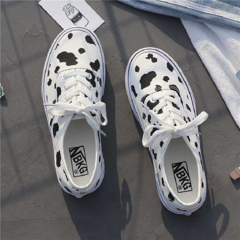 Women Canvas Sneakers Cow Print Patchwork White Shoes Brand Lovely Girls Thick Heel Sneakers Designer Low Top Running Platform Y0907
Women Canvas Sneakers Cow Print Patchwork White Shoes Brand Lovely Girls Thick Heel Sneakers Designer Low Top Running Platform Y0907