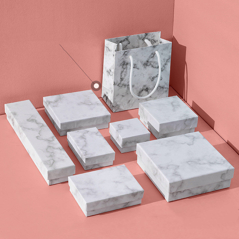 White Marble Square Cardboard Jewelry Boxes Bags for Women Gift Wholesale Ring Necklace Bracelet Earrings Storage Packaging Jewelry Organizers
White Marble Square Cardboard Jewelry Boxes Bags for Women Gift Wholesale Ring Necklace Bracelet Earrings Storage Packaging Jewelry Organizers