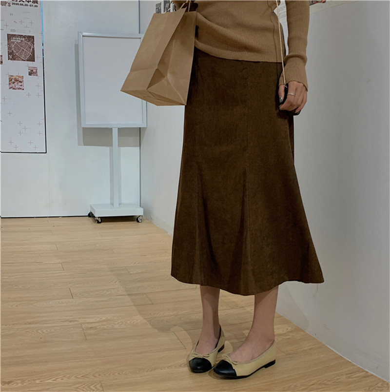 Spring Autumn High Waist Vintage Corduroy Fishtail Skirt Female OL Elegant Fashion All-match Long Skirts Womens 210421