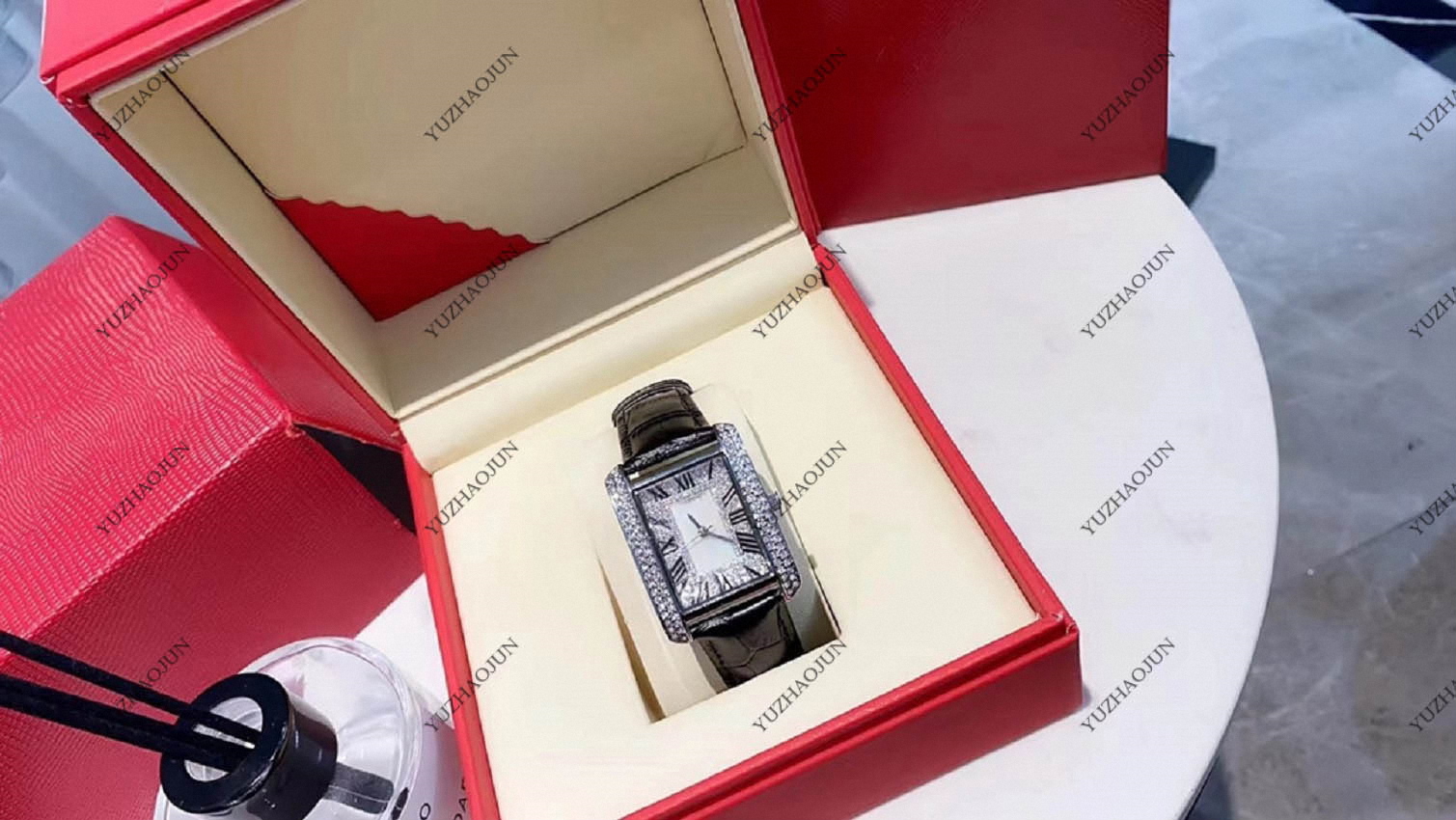 2021 sale designer women watch new fashion ladies casual rectangular leather strap montre de luxe womens quartz watches, Slivery;brown
2021 sale designer women watch new fashion ladies casual rectangular leather strap montre de luxe womens quartz watches, Slivery;brown