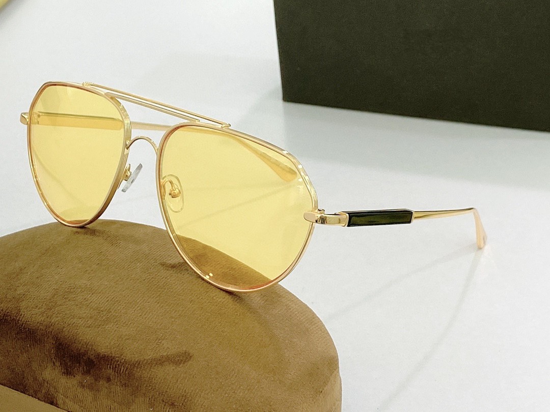 top quality mens Sunglasses for women 0670 men sun glasses fashion style protects eyes UV400 lens with case
top quality mens Sunglasses for women 0670 men sun glasses fashion style protects eyes UV400 lens with case