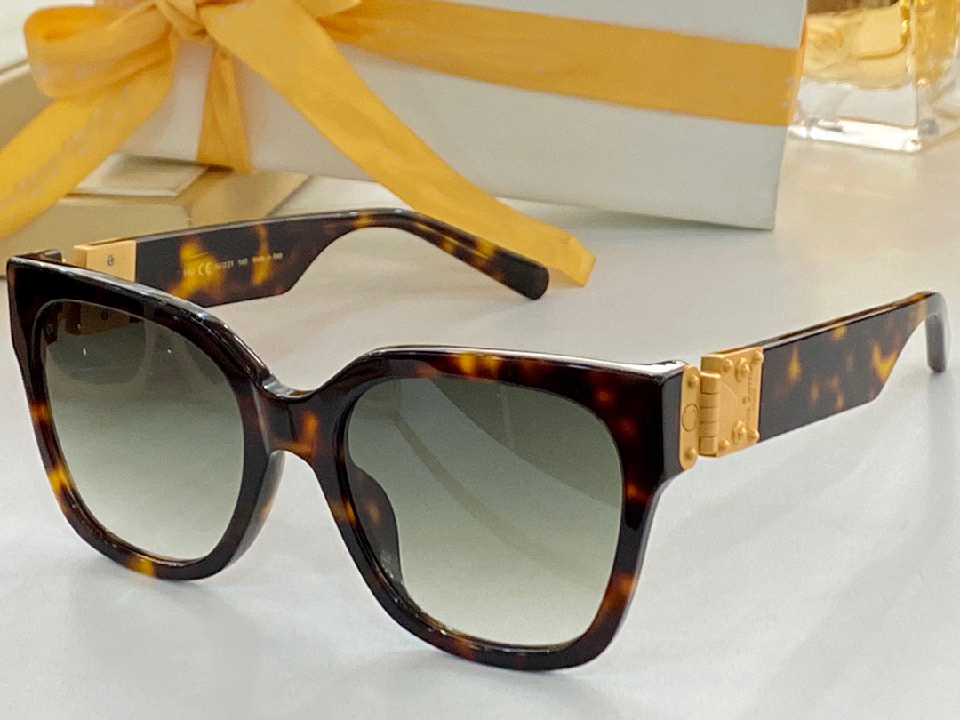 Sunglasses For Women Men Summer 1605 Style Anti-Ultraviolet Retro Shield Lens Plate Oval Full Frame Fashion Eyeglasses Random Box
Sunglasses For Women Men Summer 1605 Style Anti-Ultraviolet Retro Shield Lens Plate Oval Full Frame Fashion Eyeglasses Random Box