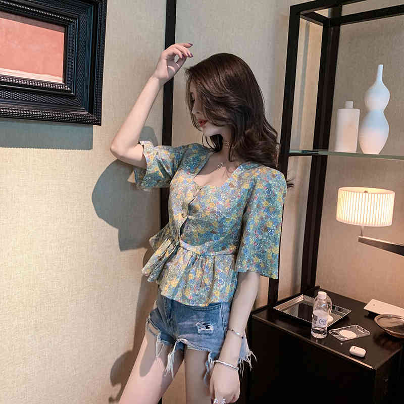 Korean Fashion Temperament Flowers Square Neck Short Sleeve Ruffles Women Blouses Slim Waist Single Breasted Chic Top 210519