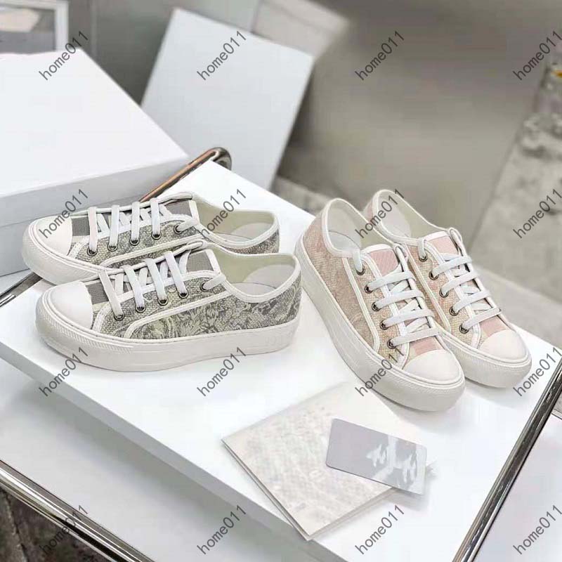 Classics Top Quality women shoes Sneakers real leather Handmade Multicolor Gradient Technical sneaker famous shoe Trainers home011 01, Box
Classics Top Quality women shoes Sneakers real leather Handmade Multicolor Gradient Technical sneaker famous shoe Trainers home011 01, Box