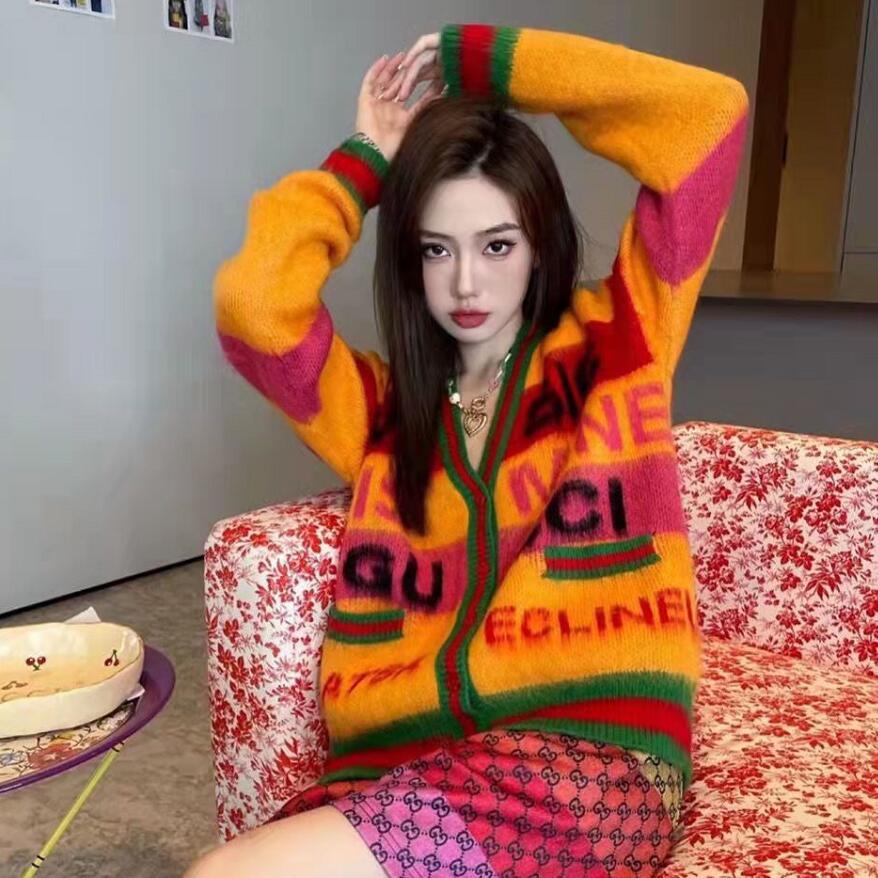 Women's cardigan designer sweater casual V-neck Autumn and winter fashion ladies sweater's collar luxury clothes, White;black
Women's cardigan designer sweater casual V-neck Autumn and winter fashion ladies sweater's collar luxury clothes, White;black