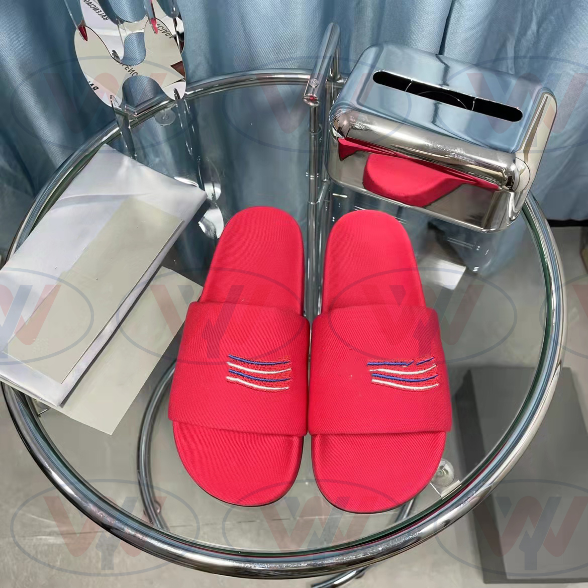 2022 Classics sandals Designer Slippers slides Couples slippers brocade Gear bottoms Flip Flops men women striped Beach causal slipper Size 35-45, White
2022 Classics sandals Designer Slippers slides Couples slippers brocade Gear bottoms Flip Flops men women striped Beach causal slipper Size 35-45, White