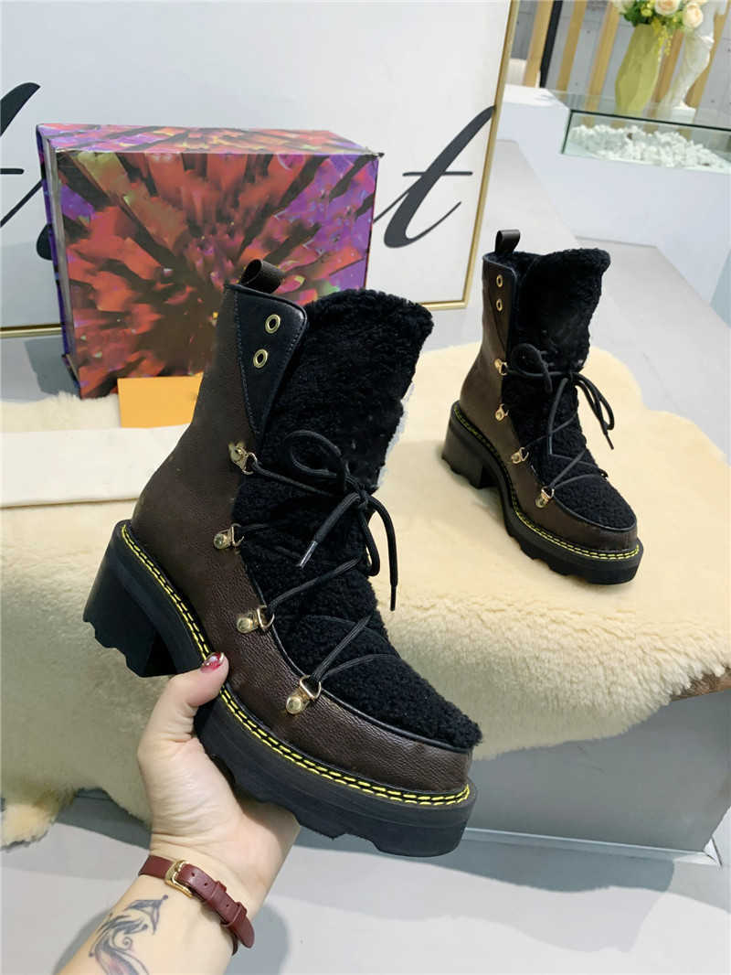 Luxury Designer Beaubourg Ankle Boot Fashion Woman Bootie with Original Box, Black
Luxury Designer Beaubourg Ankle Boot Fashion Woman Bootie with Original Box, Black