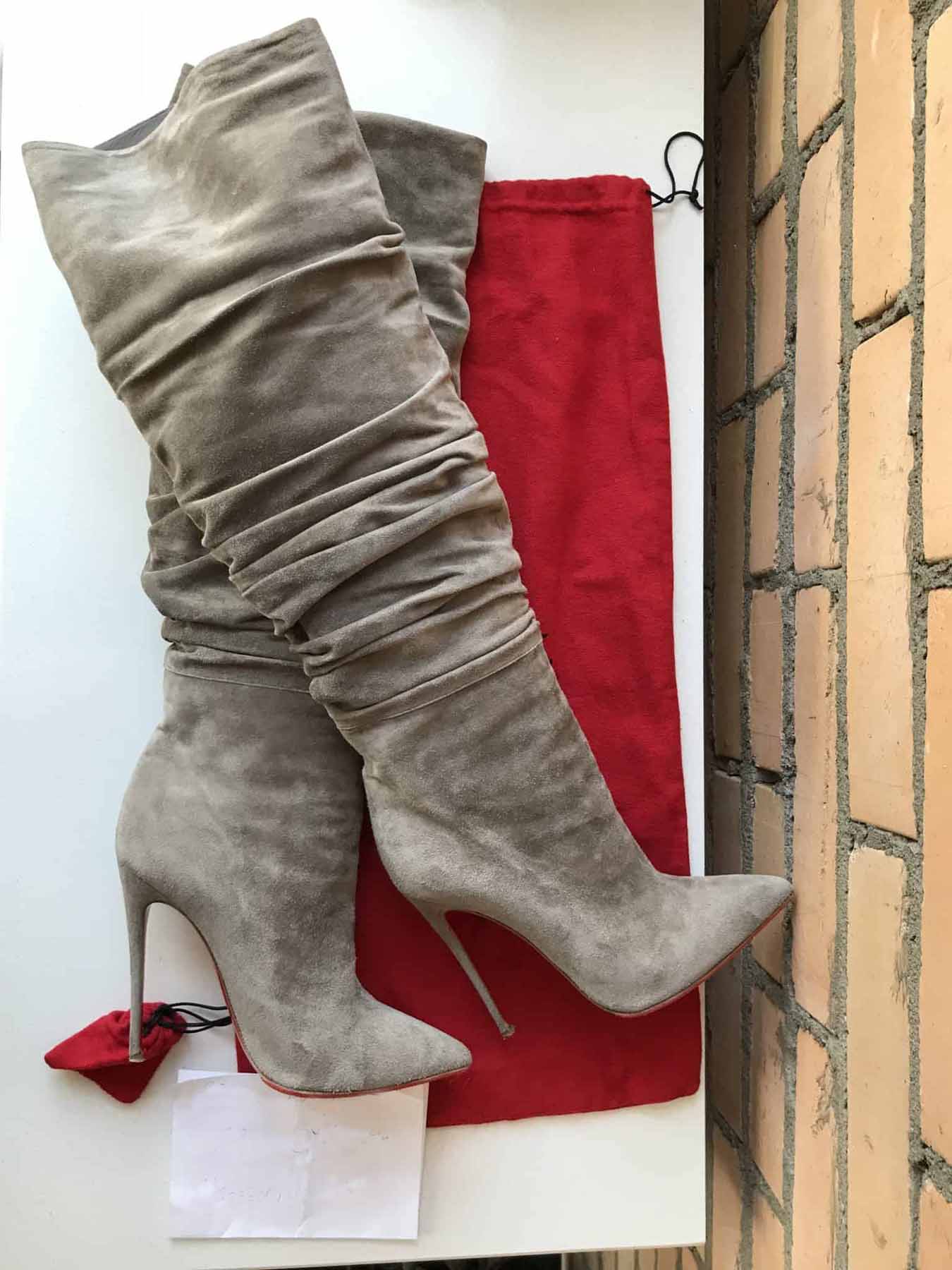Winter Sexy women high heels red bottom boots botta pleated suede BLACK veau velours pointed toe tall boot leg knee-boots ladies pumps luxur
Winter Sexy women high heels red bottom boots botta pleated suede BLACK veau velours pointed toe tall boot leg knee-boots ladies pumps luxur