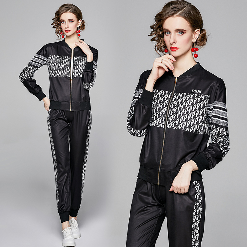 Quality Runway Printed Classic Pants Suits 2021 Fashion Ladies Designer Black Jackets Coat And Long Trousers Slim Spring Autumn Holiday Women Casual Two Pieces Sets, 03
Quality Runway Printed Classic Pants Suits 2021 Fashion Ladies Designer Black Jackets Coat And Long Trousers Slim Spring Autumn Holiday Women Casual Two Pieces Sets, 03