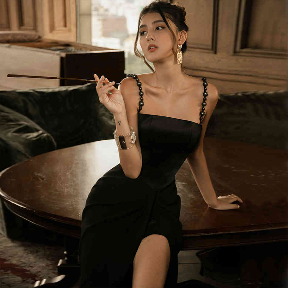 Summer Women Black Spaghetti Strap Bandage Dresses Hollow Out Sleeveless Solid Night Clubs Celebrity Runway Party 210423