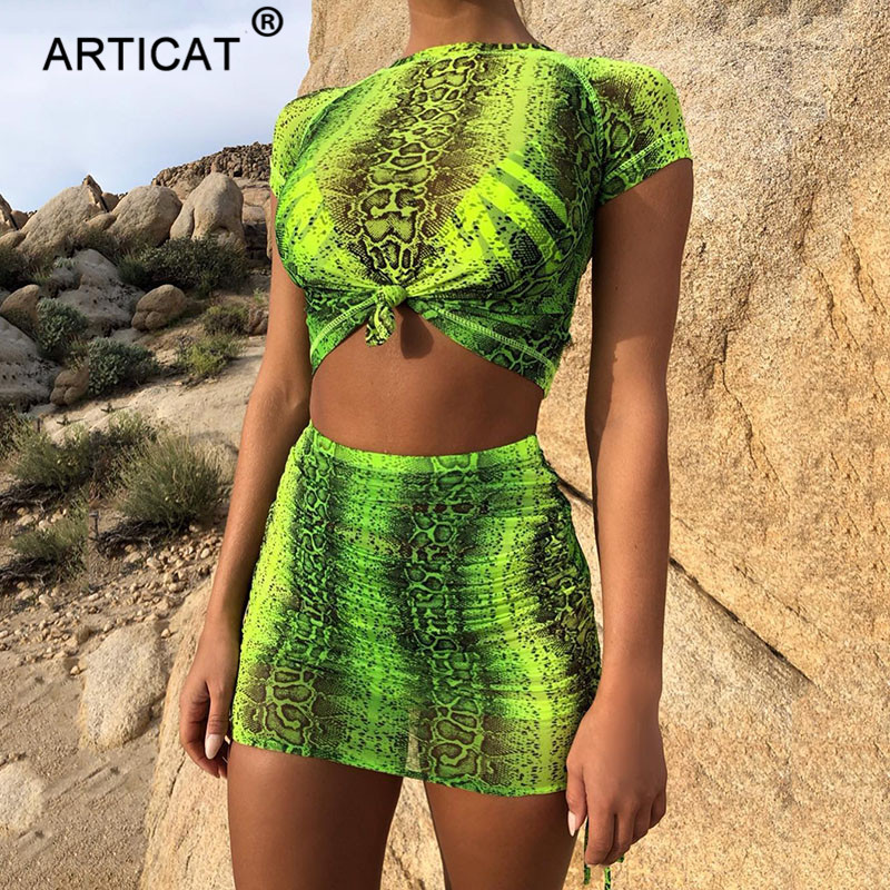 two piece set printed summer dress 2021 lace up pleated bodycon bandage dress women short sleeve beach holiday dresshigh quality, Black;gray
two piece set printed summer dress 2021 lace up pleated bodycon bandage dress women short sleeve beach holiday dresshigh quality, Black;gray