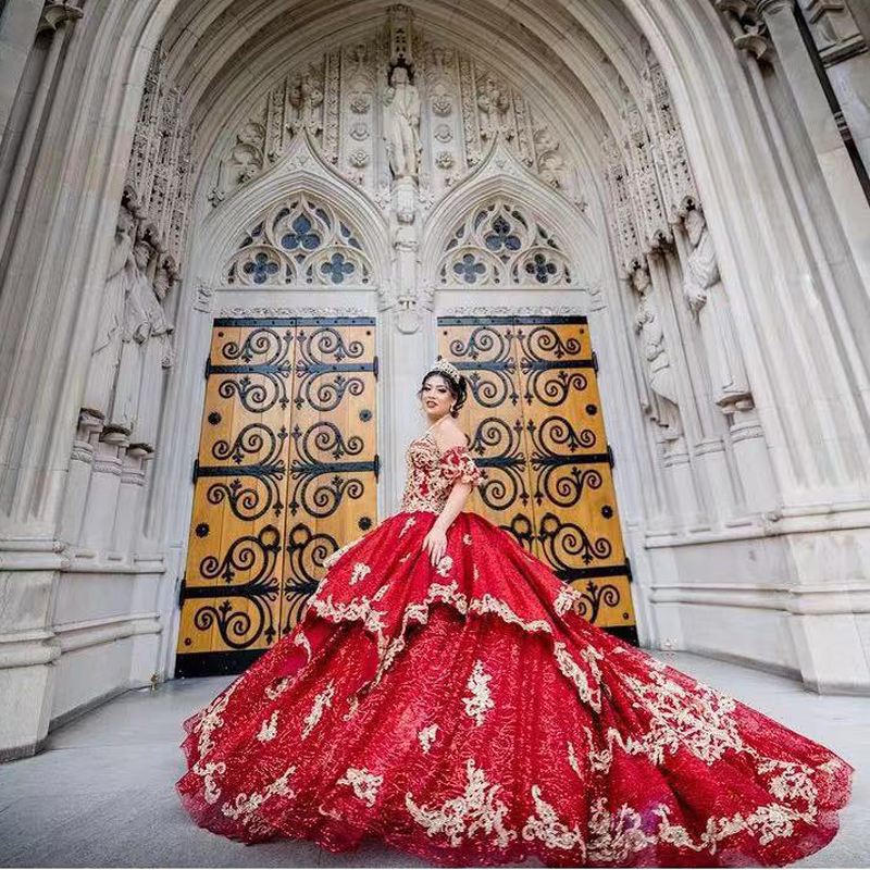 Bling Red Beaded Ball Gown Quinceanera Dresses Sweetheart Neck Lace Appliqued Sweet 15 Prom Party Gowns