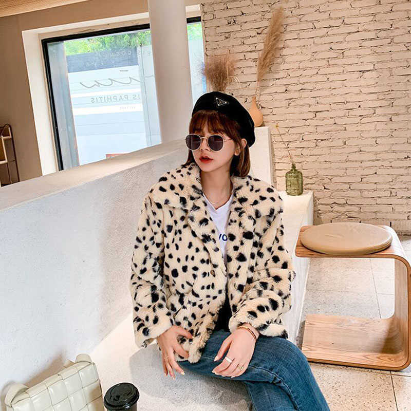 CZJMS Winter Leopard Furry Coats Womens Loose Warm Faux Fur Lady Jackets Turn Down Collar Plush Coat Korean Fashion 210928