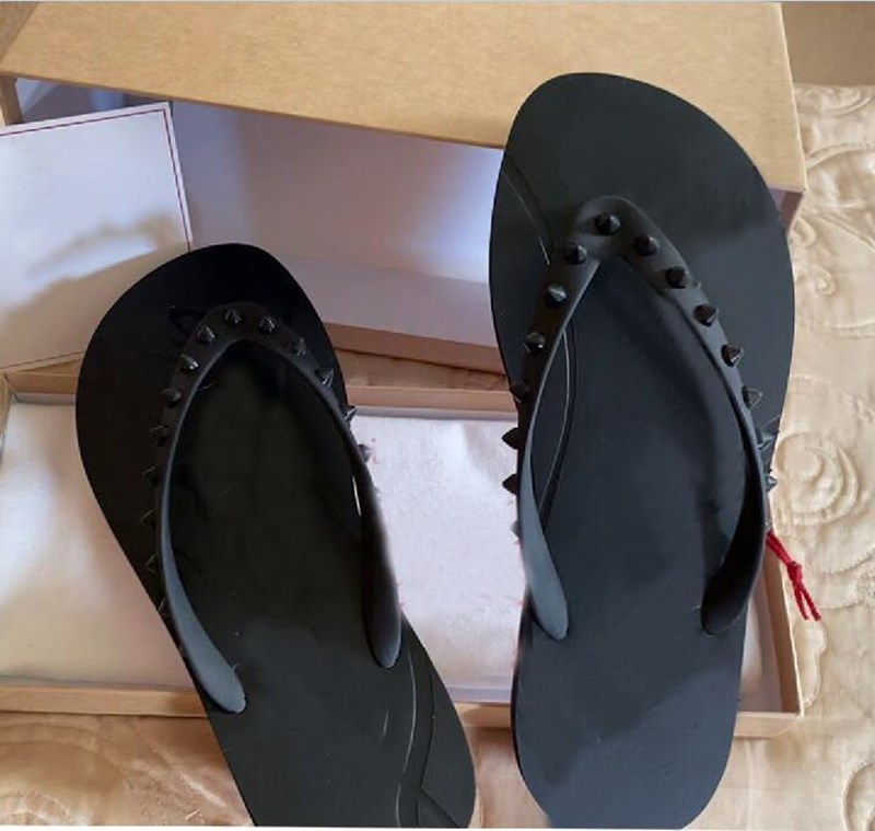 Newst Luxurious Summer Men's Slippers Beach Sandals Slides Flats Spikes Red Bottom Loubi-Flip Flat Boy Flip Flops Slipper Top Designer, Black
Newst Luxurious Summer Men's Slippers Beach Sandals Slides Flats Spikes Red Bottom Loubi-Flip Flat Boy Flip Flops Slipper Top Designer, Black