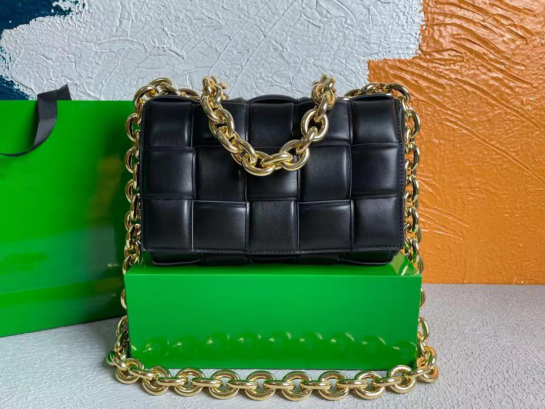 tote Shoulder Bags Hand-woven Women Bag Fashion Metal Chain Braided Pillow Tofu Luxury Designer Handbag 2021 Underarm 
tote Shoulder Bags Hand-woven Women Bag Fashion Metal Chain Braided Pillow Tofu Luxury Designer Handbag 2021 Underarm