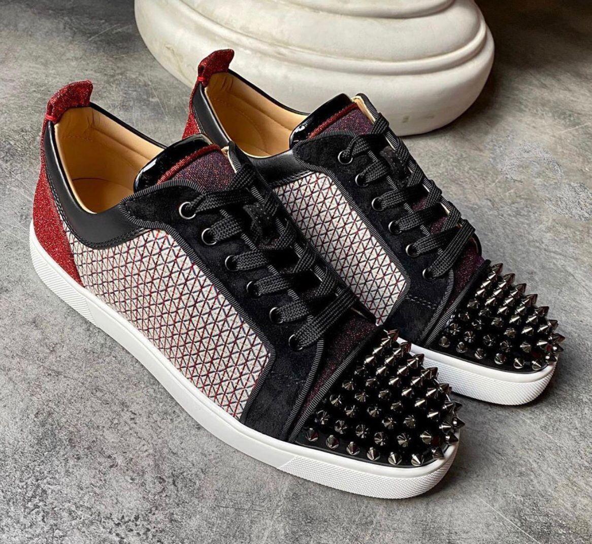 Luxury Designer Low top Junior Spikes Shoes For Red Bottom Sneakers Glitter Leather Casual High Quality Outdoor Studs Wedding, Black
Luxury Designer Low top Junior Spikes Shoes For Red Bottom Sneakers Glitter Leather Casual High Quality Outdoor Studs Wedding, Black