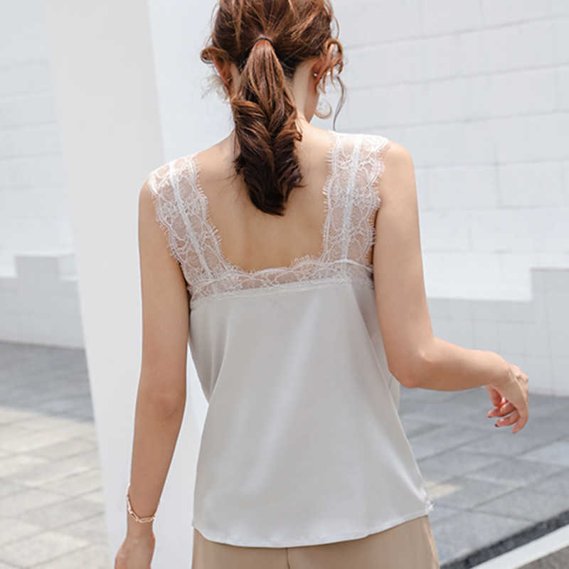 Korean Fashion Silk Women Tops Satin V-neck Camisole Top Plus Size Woman Lace Camis Sexy Sleeveless Tanks Tees 210531