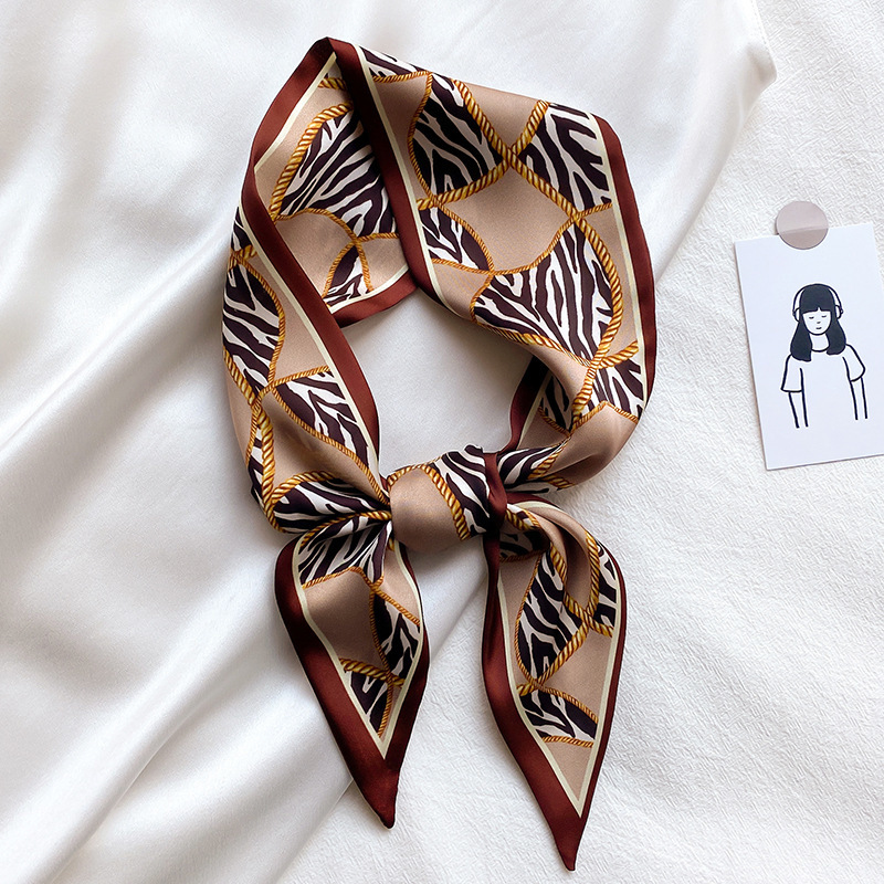 Female Spain Silk Neck Scarf Luxury Leopard Gold Chain Hair Tie Scarves Foulards Head Band Shawls and Wraps Neckerchief Bandanas
Female Spain Silk Neck Scarf Luxury Leopard Gold Chain Hair Tie Scarves Foulards Head Band Shawls and Wraps Neckerchief Bandanas