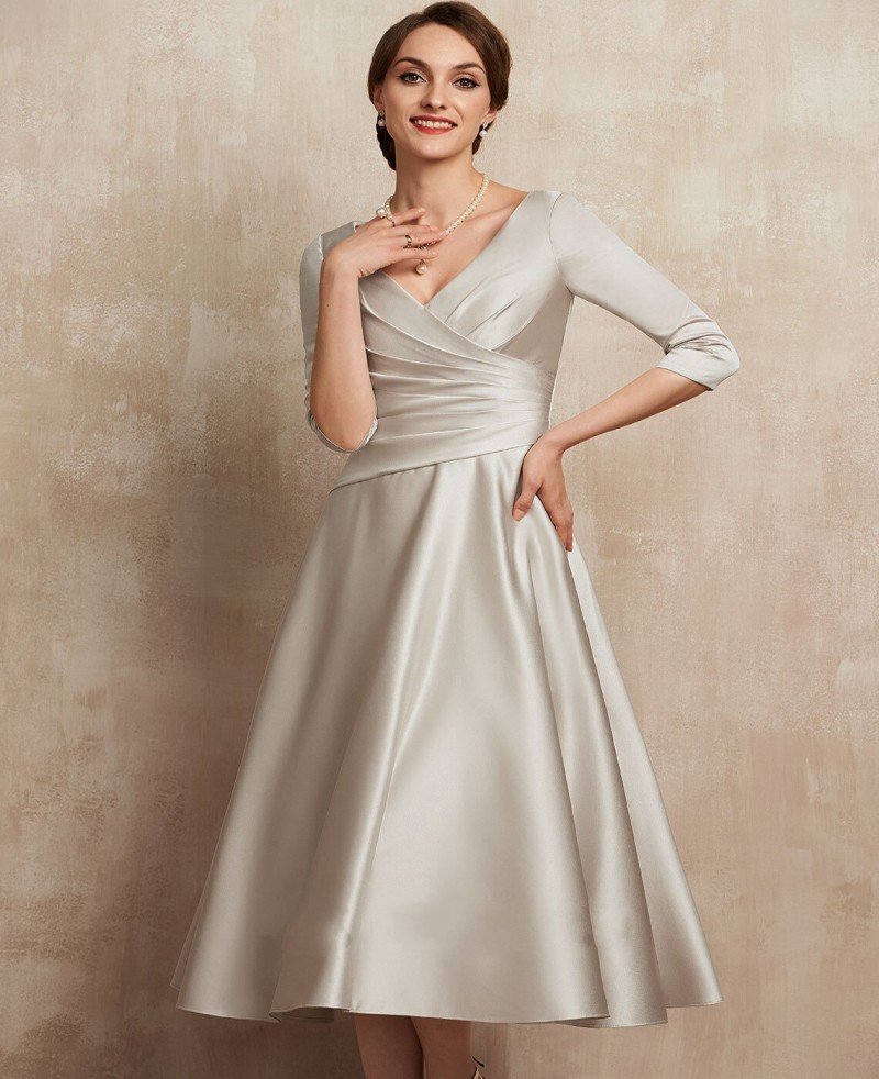 Elegant Champagne V-neck Tea-Length Pleats Mother of the Bride Dress Ruffles Satin Bridal Party Gown Customed Plus Size Vestidos