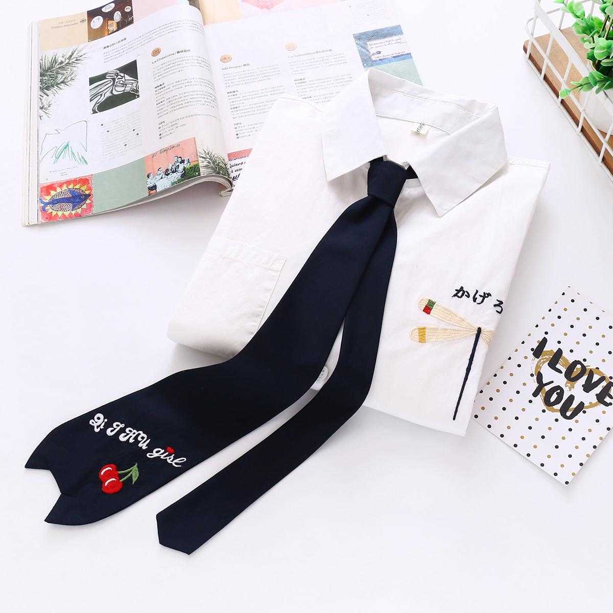 Women Spring Style Cotton yarn Blouse and Shirts long Sleeve Floral White Blusas Turn Down Collar Blue Shirts Casual Tops 210604
Women Spring Style Cotton yarn Blouse and Shirts long Sleeve Floral White Blusas Turn Down Collar Blue Shirts Casual Tops 210604
