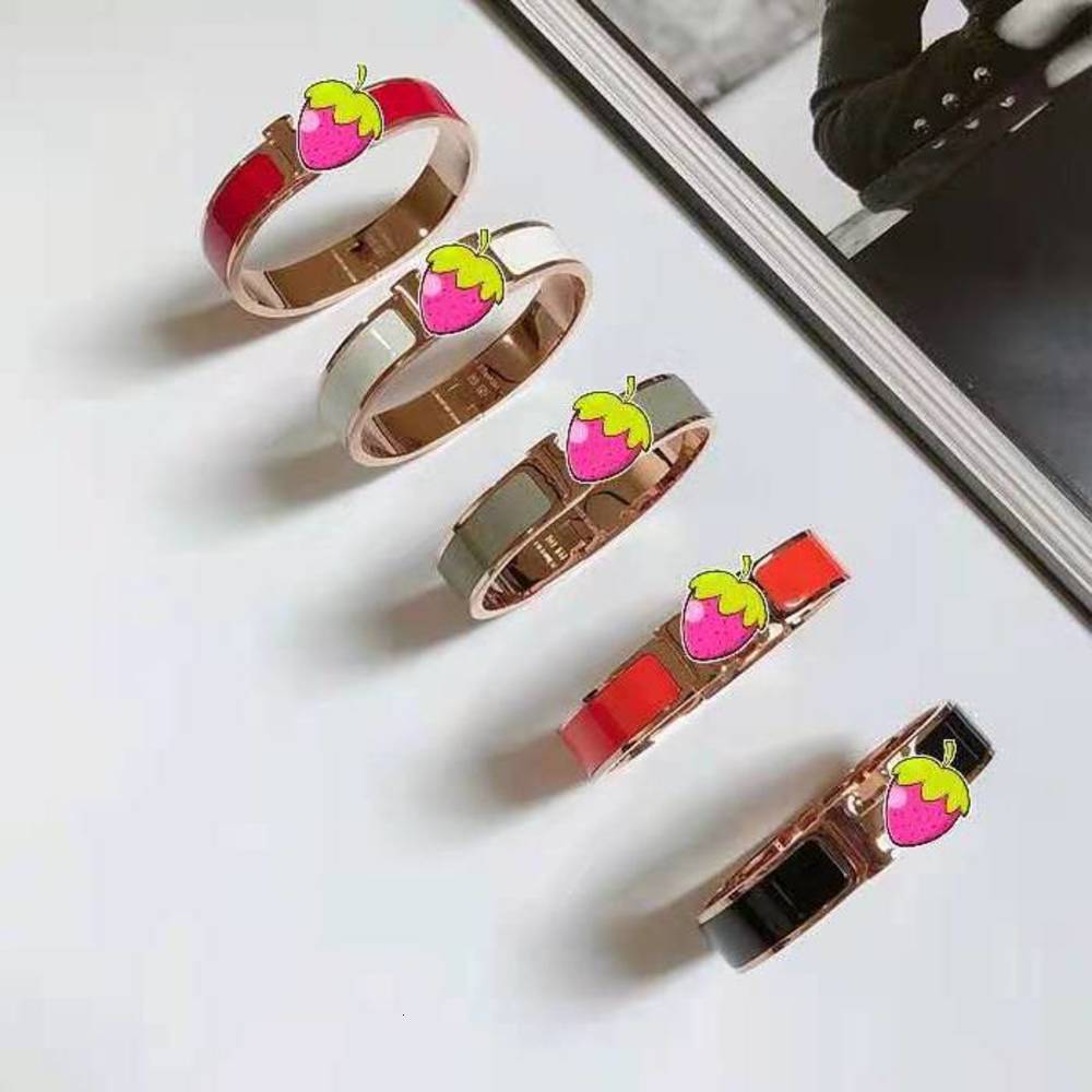 Bangle Special button women's 12mm wide spring titanium steel five generation enamel color h open bracelet
Bangle Special button women's 12mm wide spring titanium steel five generation enamel color h open bracelet