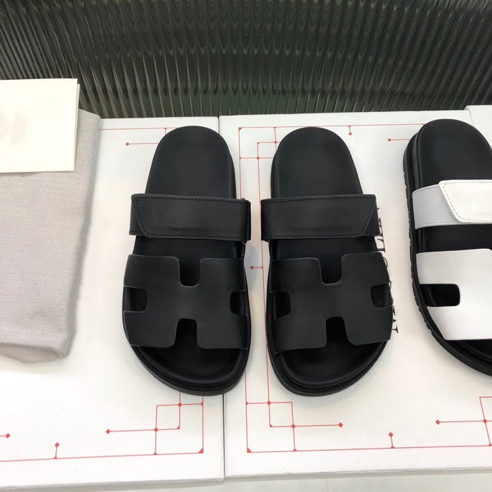 Prad 2021 Women Sandals Hollow out logo Flat Slippers Sandal Studded Girl Shoes Arrivel Jelly Platform Slides Lady Flip Flops size35-40, Choose the color
Prad 2021 Women Sandals Hollow out logo Flat Slippers Sandal Studded Girl Shoes Arrivel Jelly Platform Slides Lady Flip Flops size35-40, Choose the color