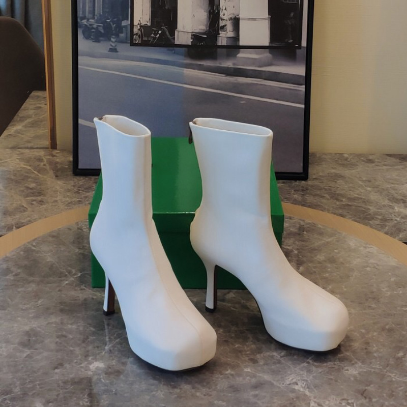 White 100mm high heel bold chunky Platform boots calfskin leather shoes Ankle boot stiletto heels square toes booties luxury designers brands shoe factory footwear, Gift(not sold separately)
White 100mm high heel bold chunky Platform boots calfskin leather shoes Ankle boot stiletto heels square toes booties luxury designers brands shoe factory footwear, Gift(not sold separately)