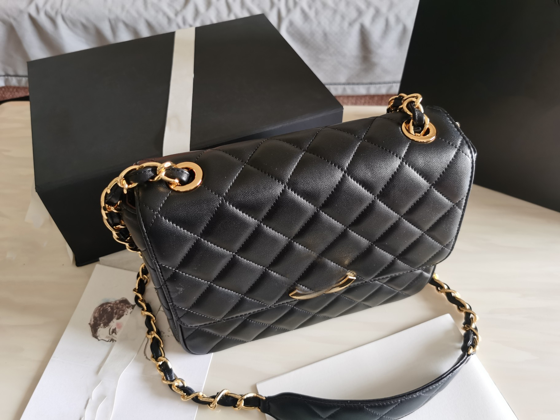 Star classic lady's one-shoulder shoulder strap bag French designer 7A high-end customized quality leisure fashion style 7a 886
Star classic lady's one-shoulder shoulder strap bag French designer 7A high-end customized quality leisure fashion style 7a 886