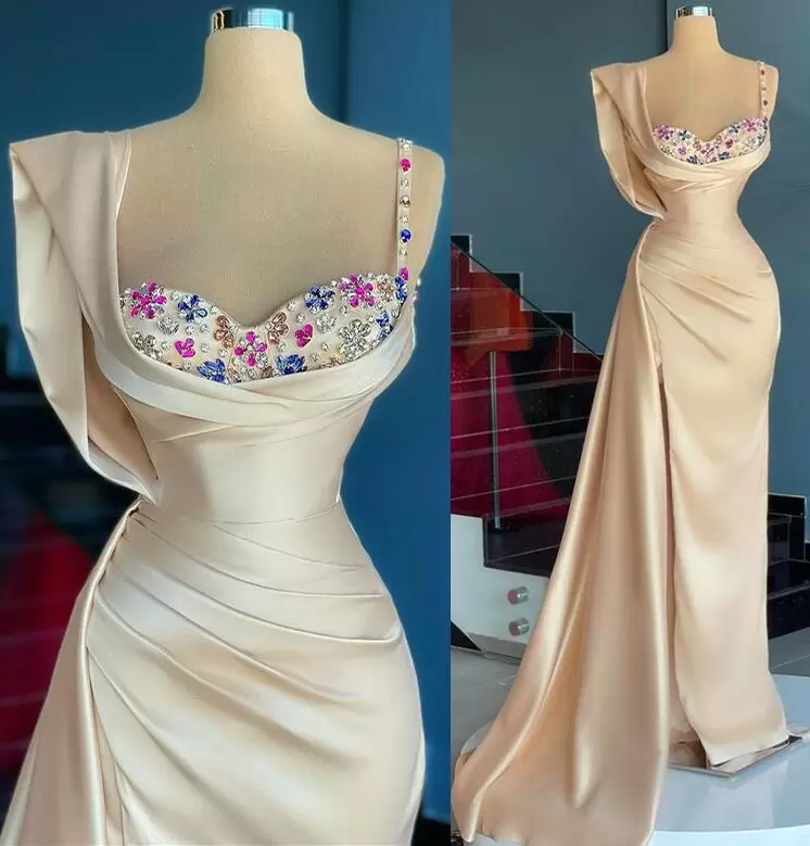Mermaid Evening Champagne Dresses Crystals Spaghetti Straps Satin 2022 Sleeveless Ruched Pleats Dubai Side Slit Custom Made Plus Size Prom Party Gown 