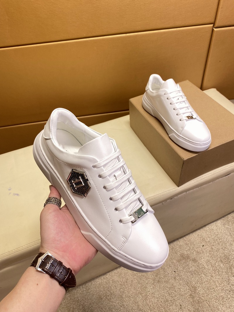 High quality men's luxe designer p casual shoes leather platform sports fashion flat letters travel sneakers, Black
High quality men's luxe designer p casual shoes leather platform sports fashion flat letters travel sneakers, Black