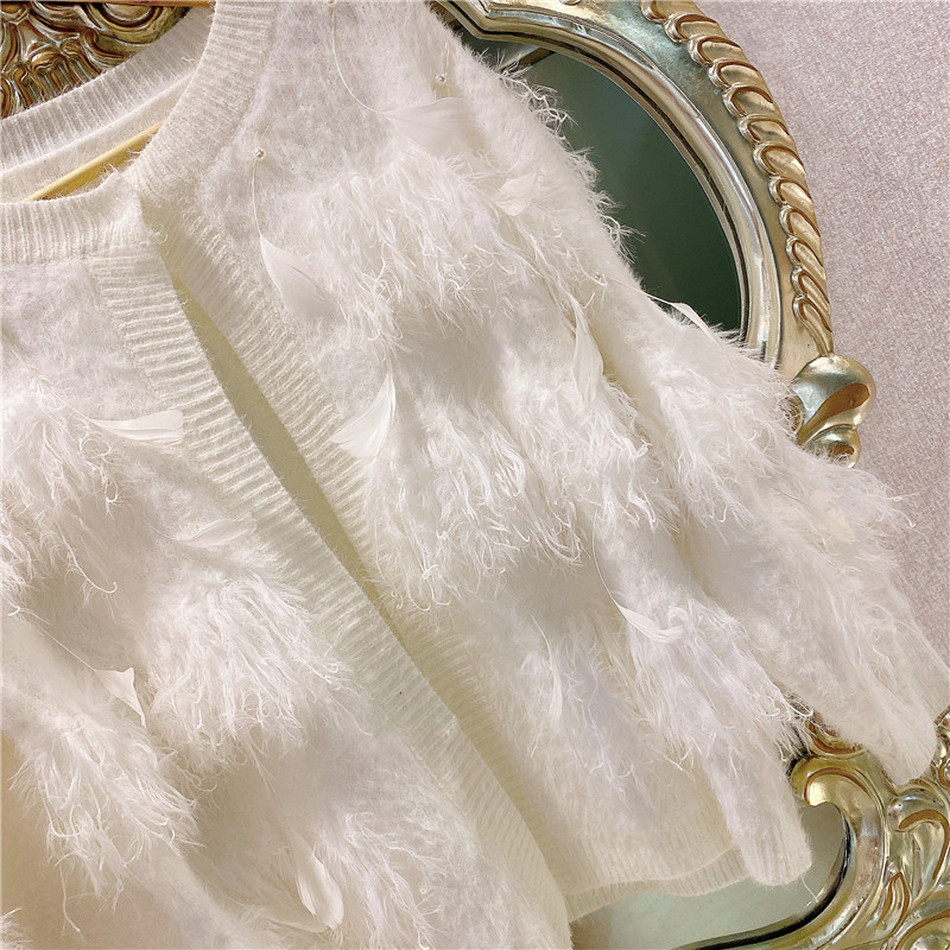 Winter High-Quality Heavy Industry Beads Stitching Ostrich Feather Slim Coat Ladies Round Neck Casual Jacket 210525