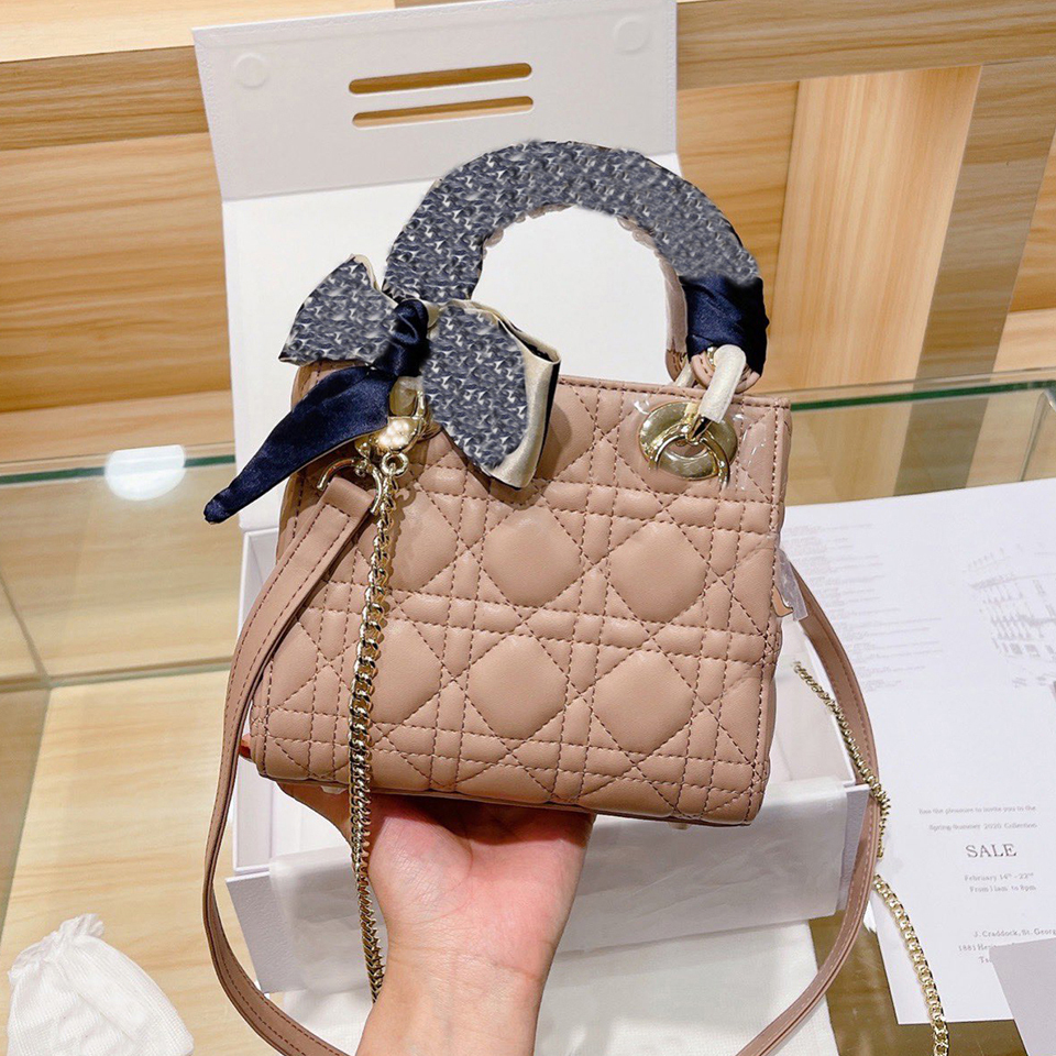Luxury Handbags Women Bags Plaids Designer Handbags Crossbady Bag for Women Purses With Shoulder Strap High Quality Sheepskin Leather Tote, Package
Luxury Handbags Women Bags Plaids Designer Handbags Crossbady Bag for Women Purses With Shoulder Strap High Quality Sheepskin Leather Tote, Package