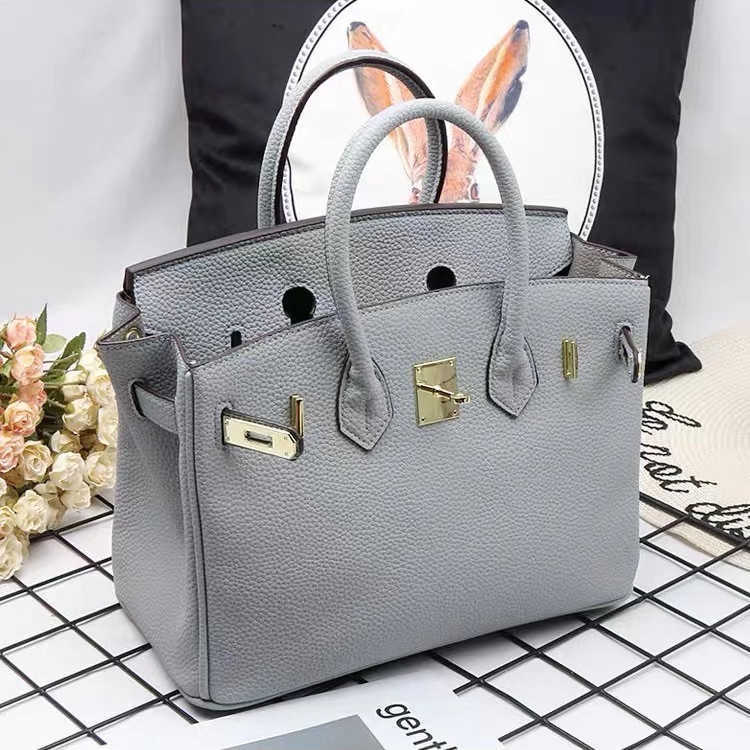 Women Handbag Purse Totes Shoulder Bags 40CM 35CM 30CM With Stamped Lock Cowskin Genuine Leather Handbag Scarf Horse Bag, Red
Women Handbag Purse Totes Shoulder Bags 40CM 35CM 30CM With Stamped Lock Cowskin Genuine Leather Handbag Scarf Horse Bag, Red