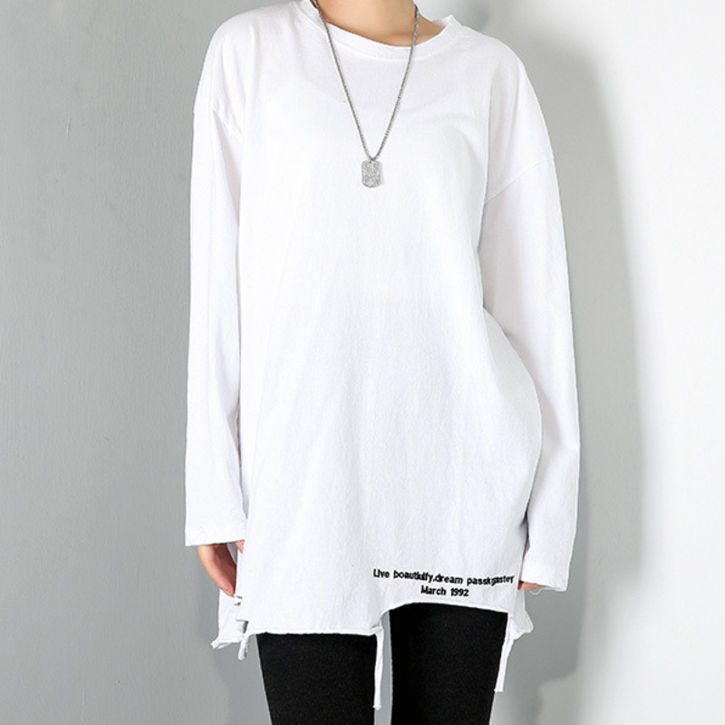 EAM Women Brief White Hole Big Size Personality Tshirt Round Neck Long Sleeve Fashion Spring Autumn 1DD1797 210406